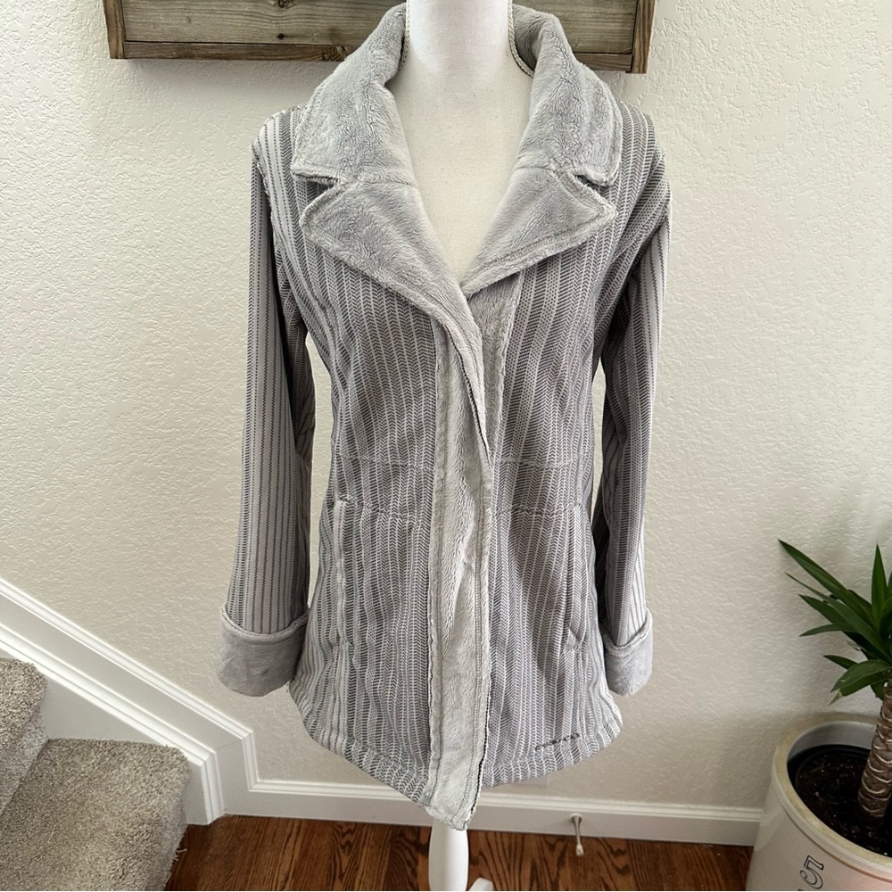 Exofficio gray faux fur lined jacket coat‎ gray ladies size Small